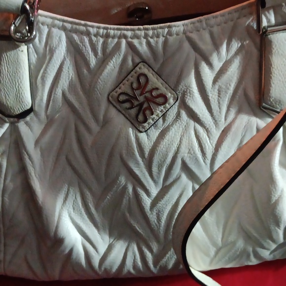 NWOT SIMPLY VERA SATCHEL - Picture 2 of 11